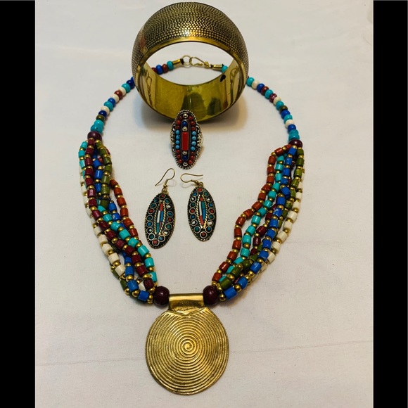 Multi colors strand bead necklace - Picture 3 of 5